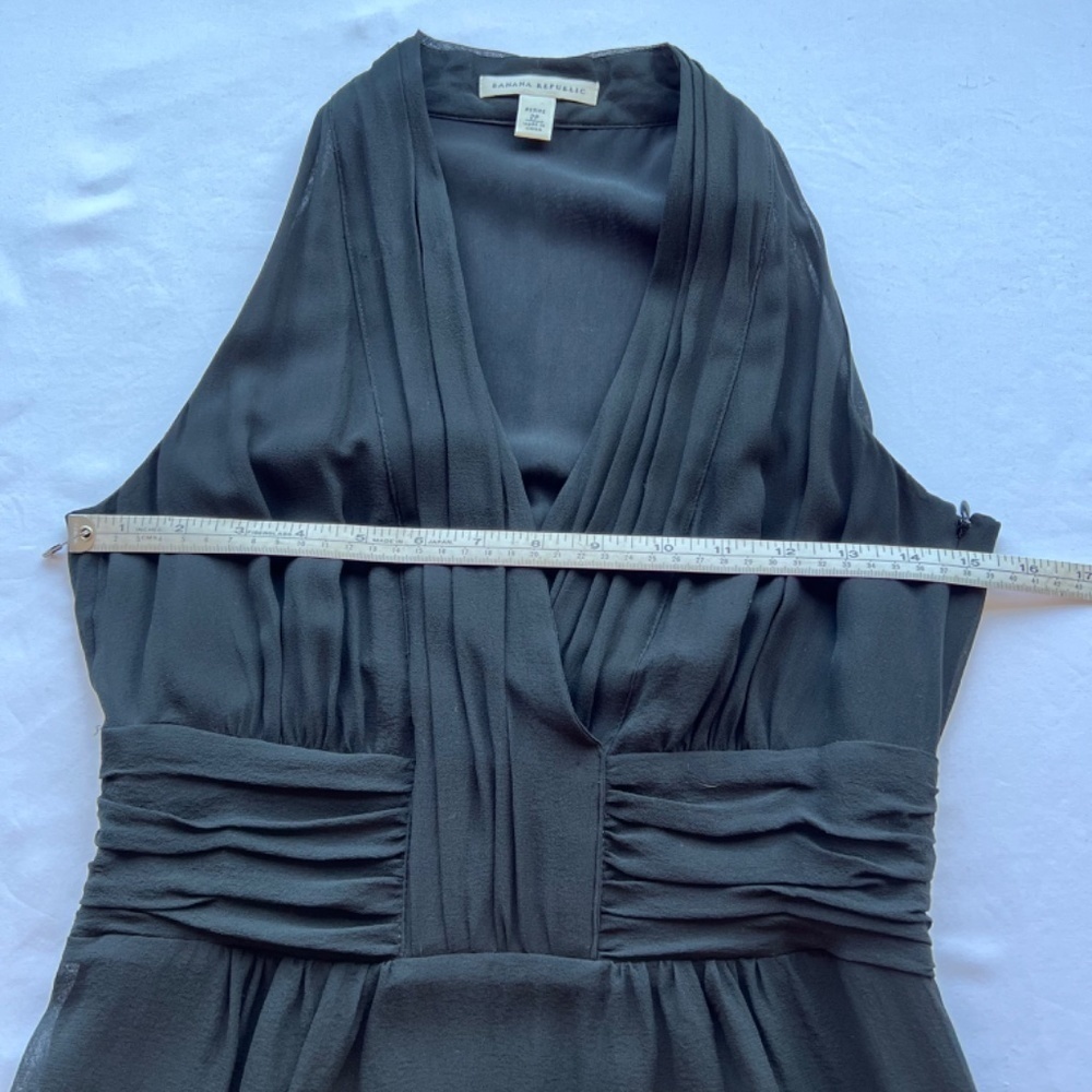 *FIRM PRICE* Banana Republic size 2P black ruched halter like top - Picture 4 of 11